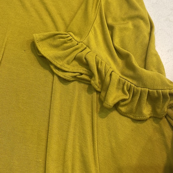 Green Loft Ruffle Tee - Picture 2 of 2